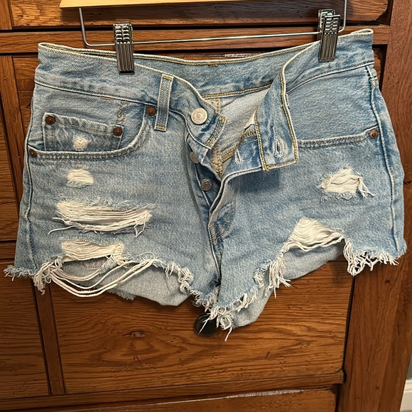 Levi’s 501 cut off shorts - Picture 1 of 3